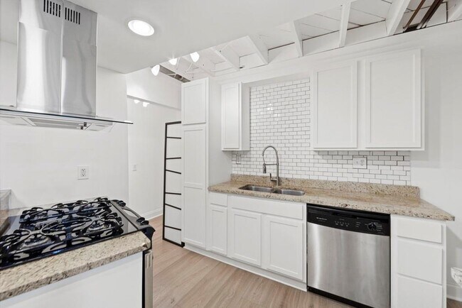 Foto del edificio - 799 Barnett St NE