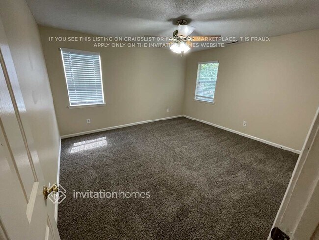 Building Photo - 2244 Redwood Dr