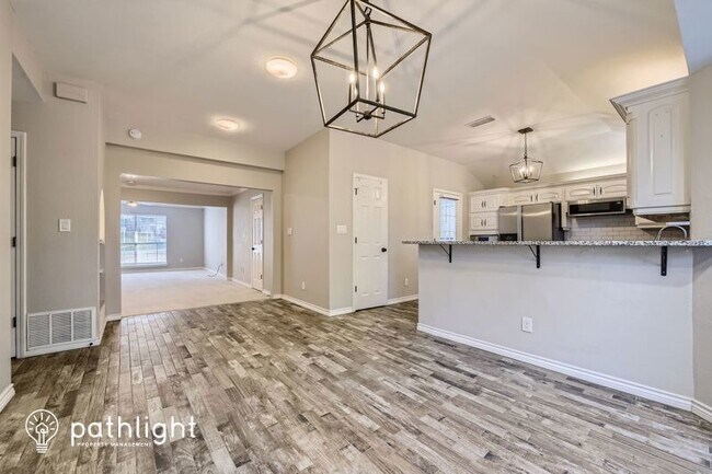 Building Photo - 606 Shelmar Dr