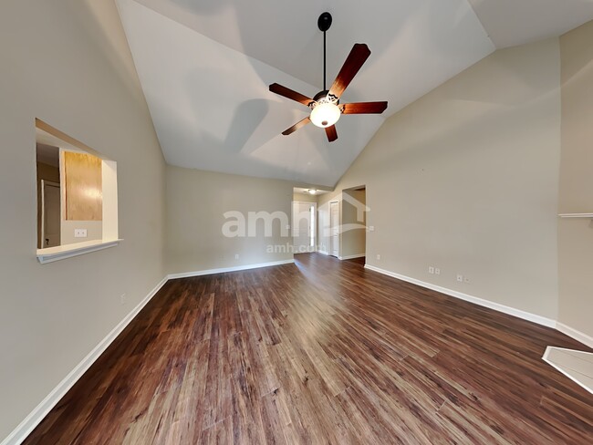 Building Photo - 4040 Monarch Dr