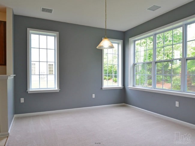 Building Photo - 417 Timberlake Dr