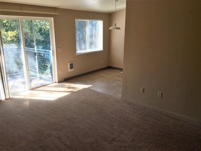 Interior Photo - Vista Pointe Apartments in South Salem Oregon Comfortable Living Near Shopping and I5