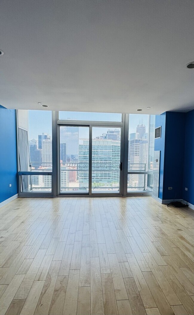 Foto del edificio - 737 W Washington Blvd