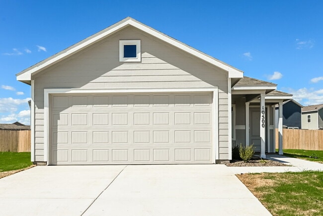 Building Photo - 10500 Desert Hawk Cir