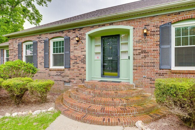 Foto del edificio - This beautifully maintained Ranch on over an acre of land invites you home to Lancaster, SC.