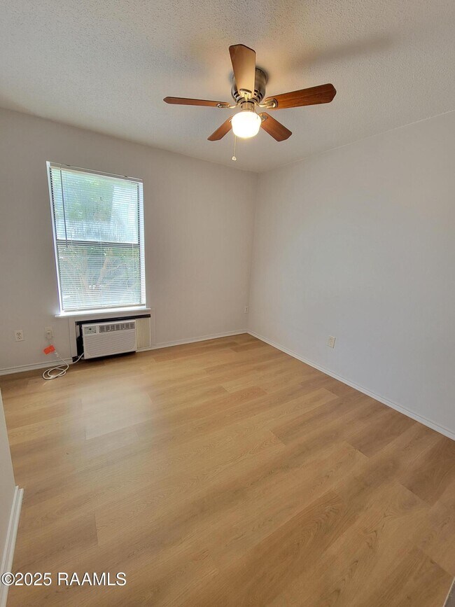 Foto del edificio - 1318 Lee Ave