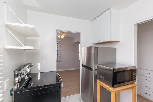 Foto del edificio - 1 Bedroom Apartment in the Point Loma Area of San Diego