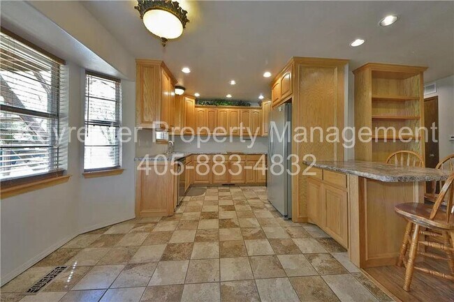 Foto del edificio - Charming 4BD/3BTH Home Near Lake Overholser – Prime Location & Spacious Backyard