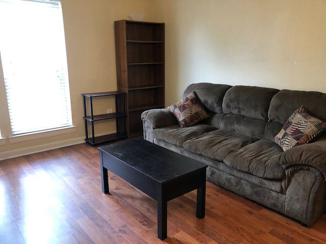 Living room view 1 - 6747 Quail Hollow Ct