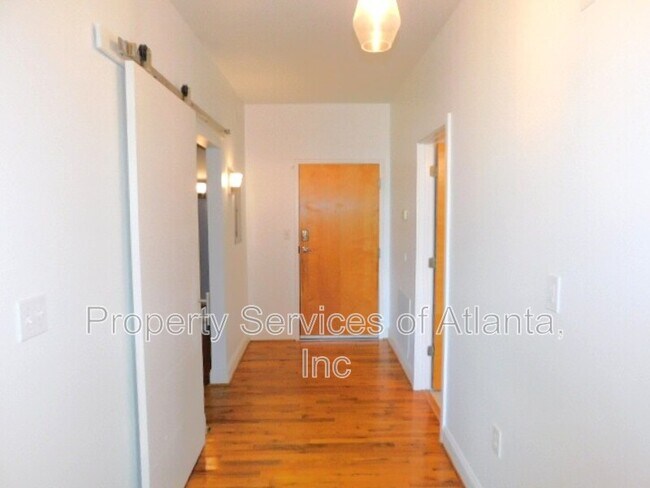 Building Photo - 1755 Liberty Ln