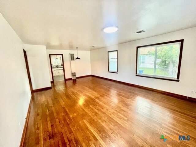 Foto del edificio - 1109 Davis St