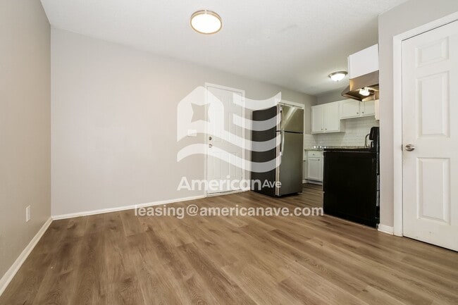 Foto del edificio - 5036 E 42 St