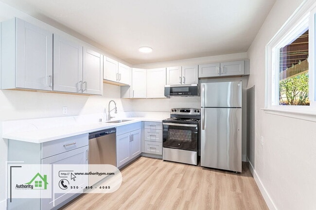 Building Photo - 1427 Orange Ave