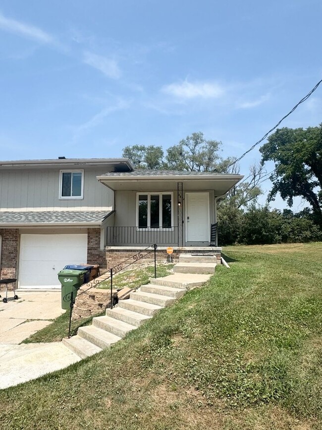 Building Photo - 4874 Robin Dr