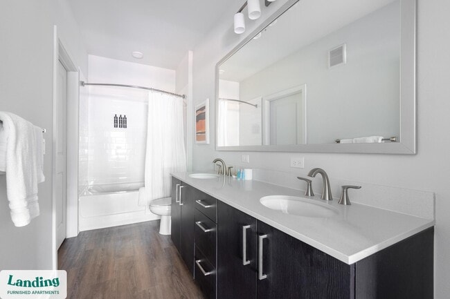 Building Photo - 1225 Utica Dr