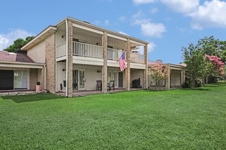 Building Photo - 11125 Pinehurst Dr