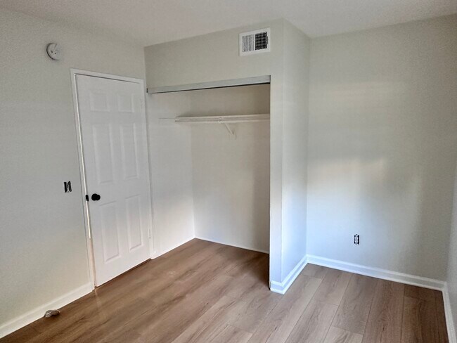 Foto del edificio - 14156 Oro Grande St