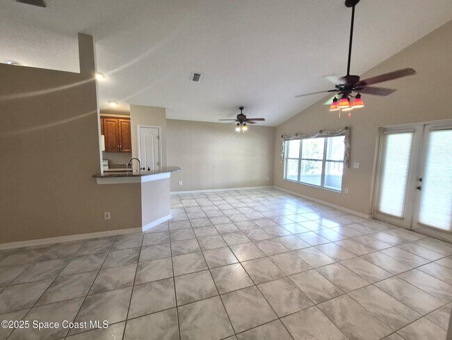 Building Photo - 1233 Foxridge Pl