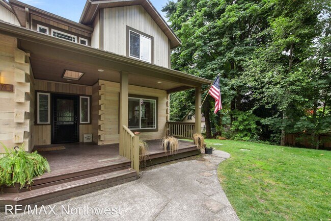 Building Photo - 3 br, 2.5 bath House - 2347 48th Ave SW #B