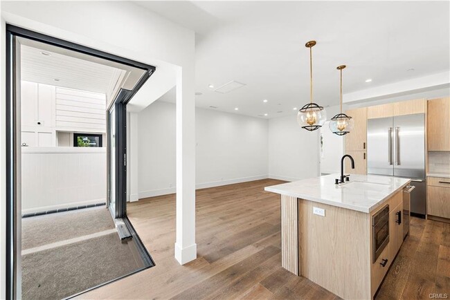 Building Photo - 515 Jasmine Avenue, Newport Beach, CA 9262...