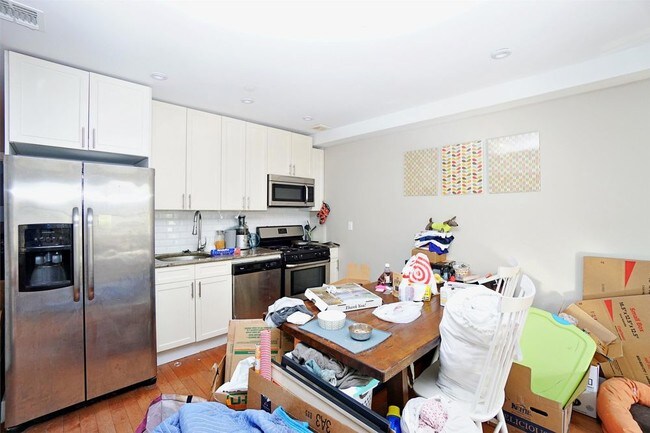 Foto del edificio - 955 Lafayette Avenue