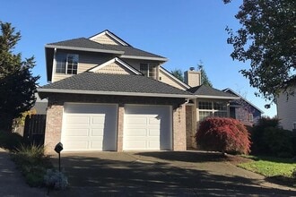 Building Photo - 8660 SW Cortez Ct