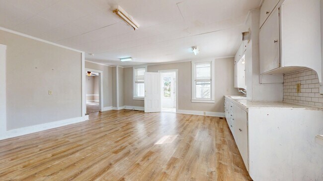 Foto del edificio - Lexington farm house!