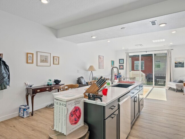 Foto del edificio - 4136 Winder Ln