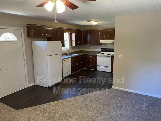 Building Photo - 127 General Buckner Dr