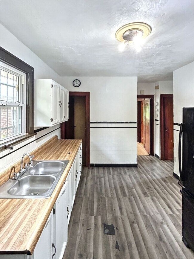 Foto del edificio - 5457 Beacon Ave