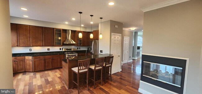 Building Photo - 44098 Saxony Terrace