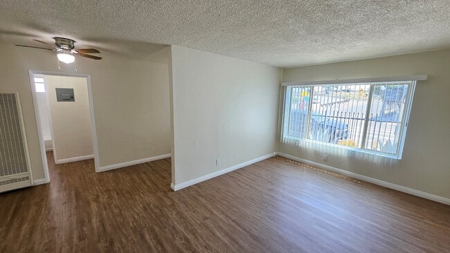 Building Photo - 1375 W 20th St