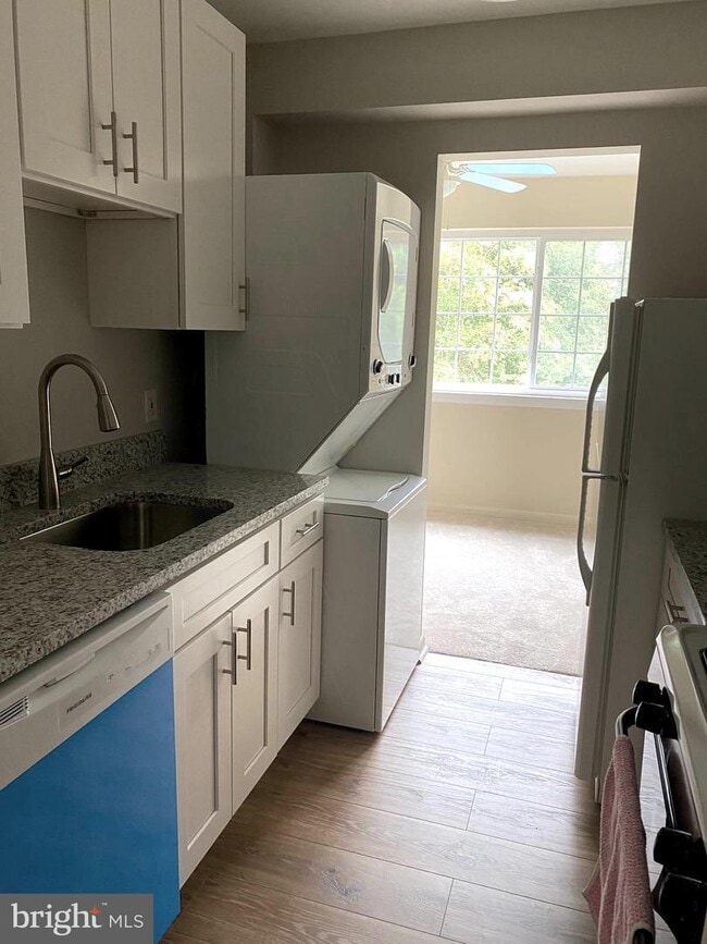 Foto del edificio - 1523 Colonial Dr