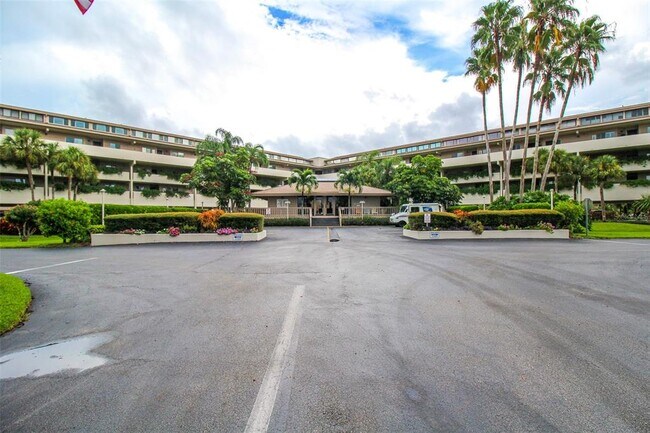 Building Photo - 9604 Cortez Rd W