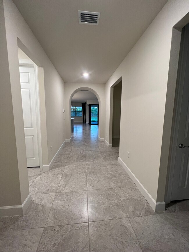Foto del edificio - 17161 Anesbury Pl