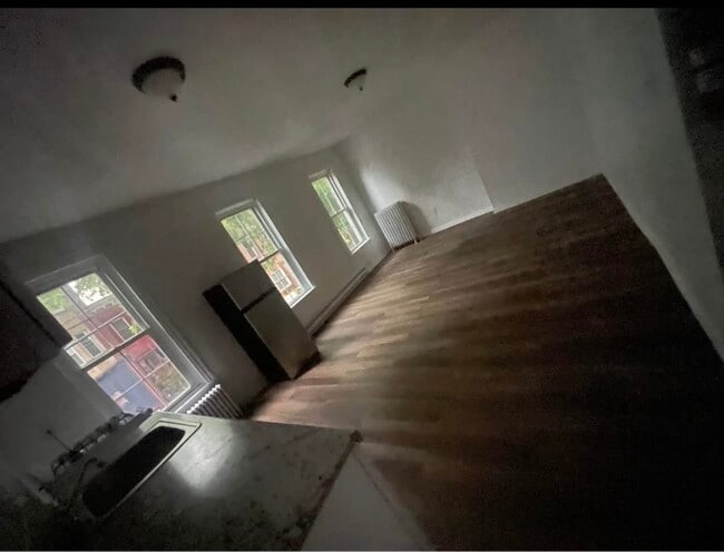 Foto del edificio - 304 S 6th St