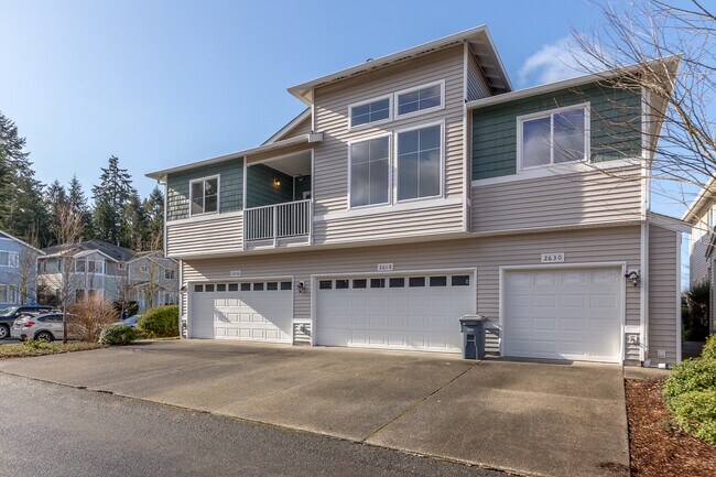 Foto del edificio - Low Maintenance Living 2 Bedroom Condo, Du...