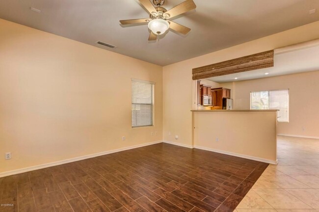 Building Photo - 2029 W Marconi Ave