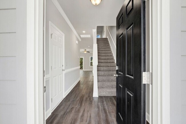 Building Photo - New Rental Now Available!
