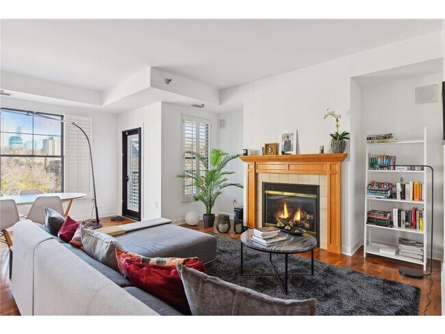 Foto del edificio - 317 Groveland Ave