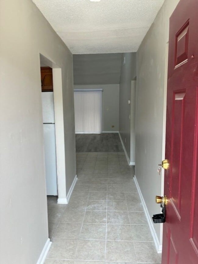 Building Photo - 112 Admiral's Walk Dr