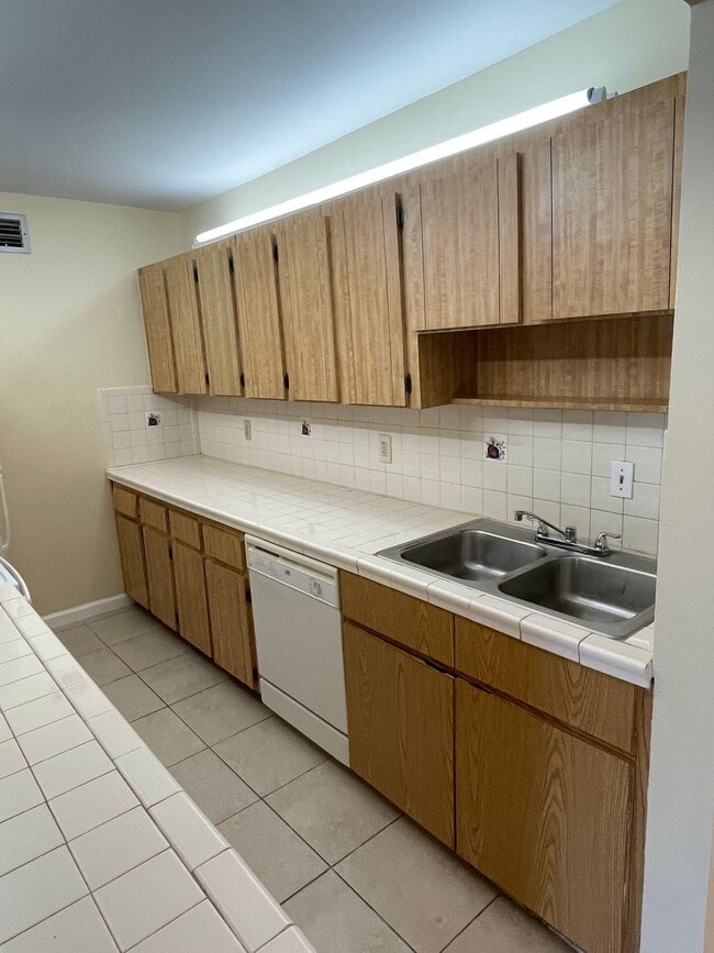 Building Photo - 11605 NW 29th Ct