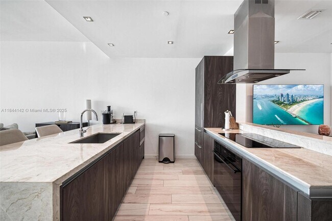 Foto del edificio - 480 NE 31st St