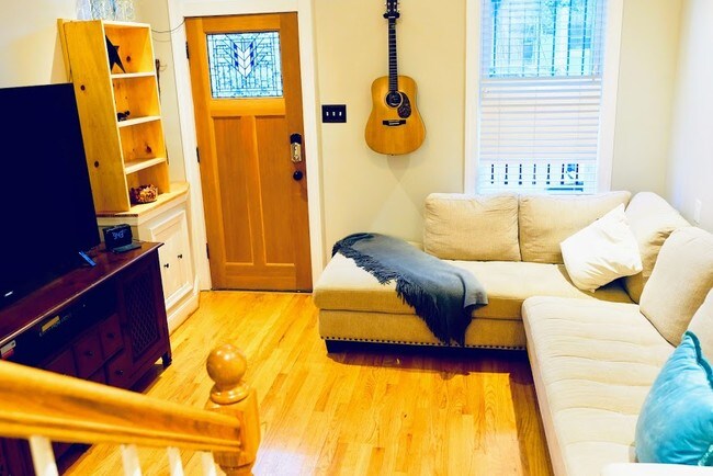 Foto del edificio - 1668 Kramer St NE