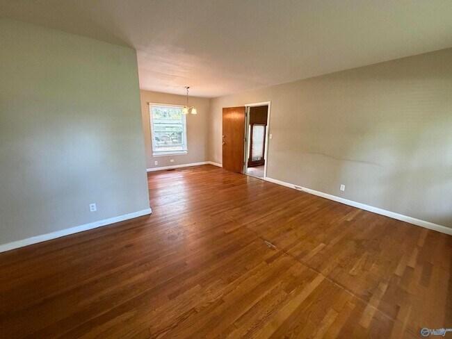 Foto del edificio - 2116 Gilbreath Rd NW