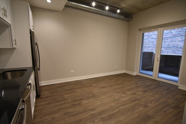Foto del edificio - 3833 N Broadway St