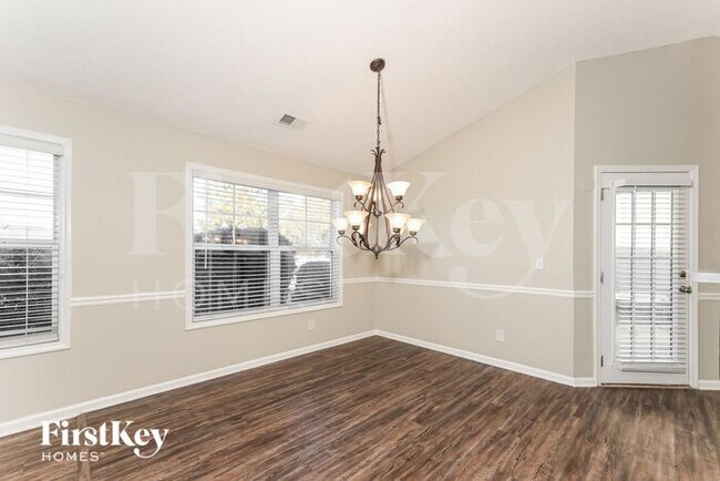 Foto del edificio - 3940 Village Main St