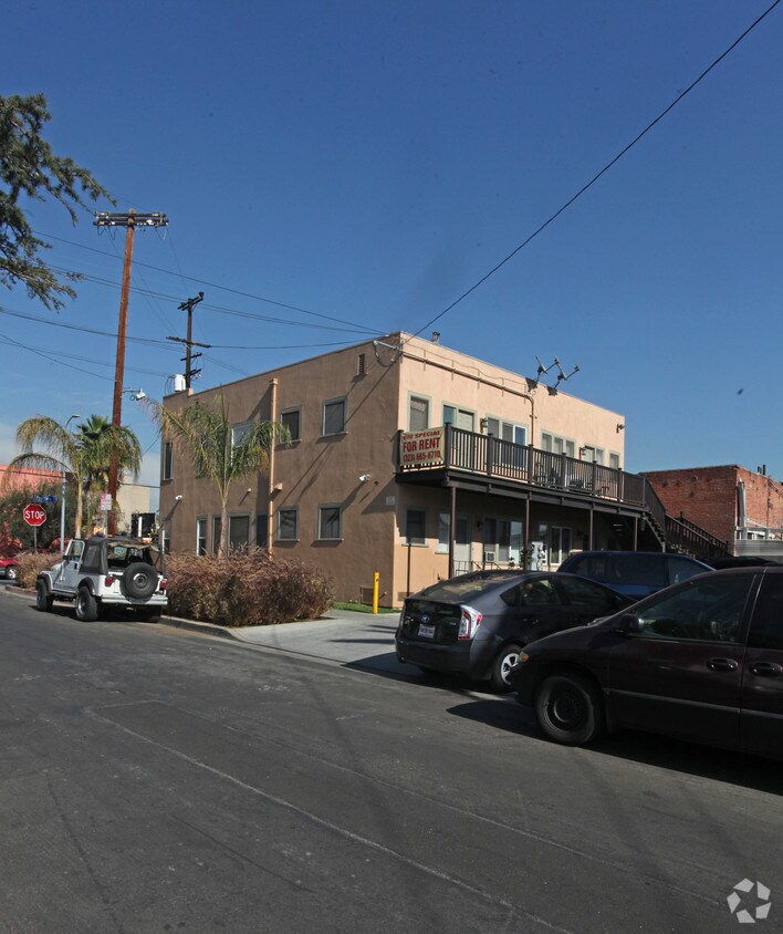 Foto del edificio - 5118-5120 Fountain Ave