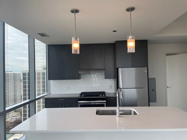 Foto del edificio - 4407 N Clarendon Ave