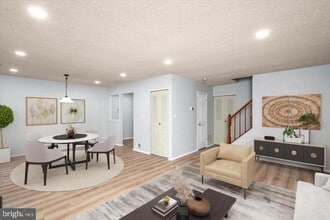 Building Photo - 110 Versailles Ct
